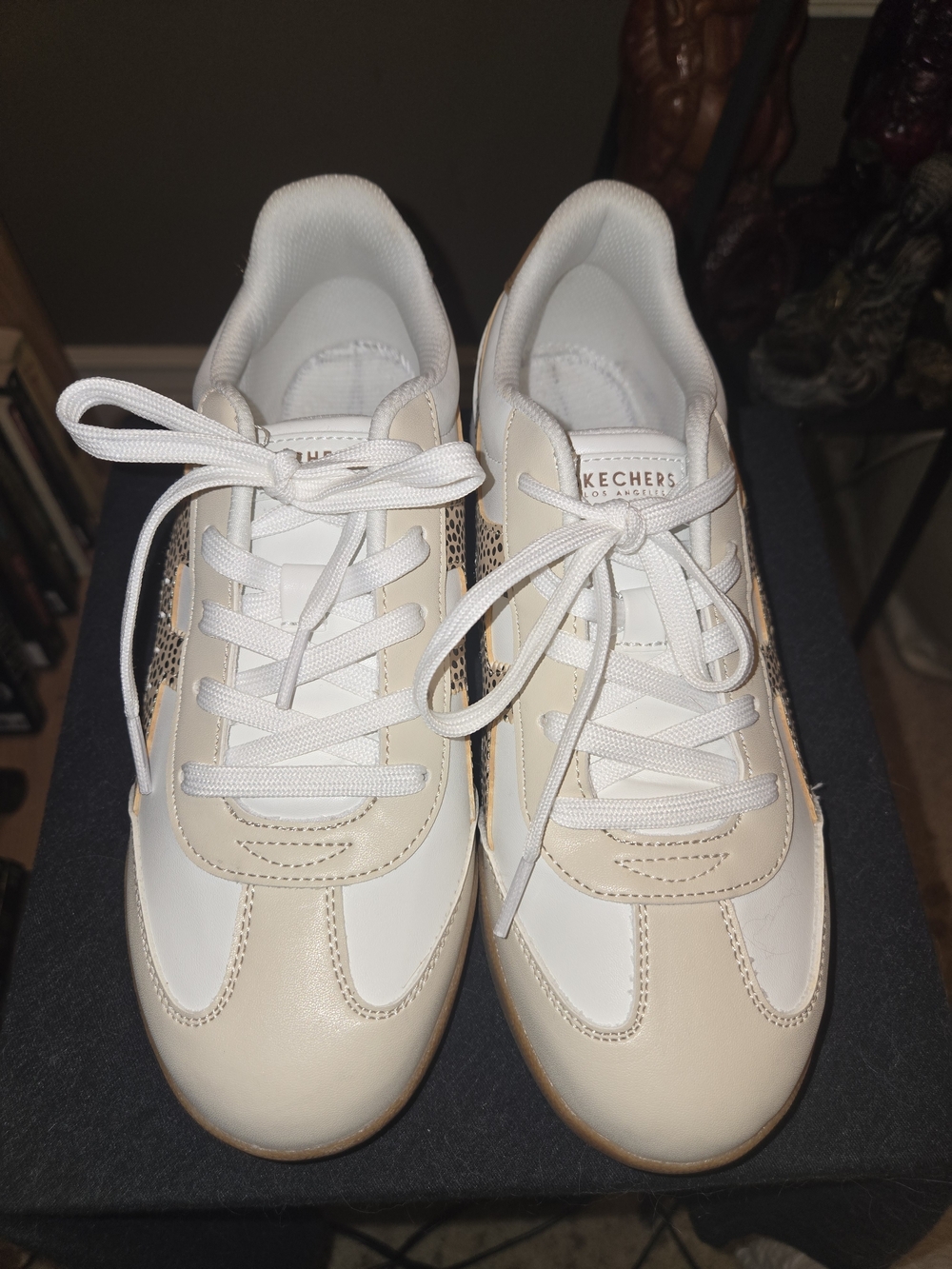 Skechers Los Angeles Women's Casual La Sneakers - Picture 2 of 6